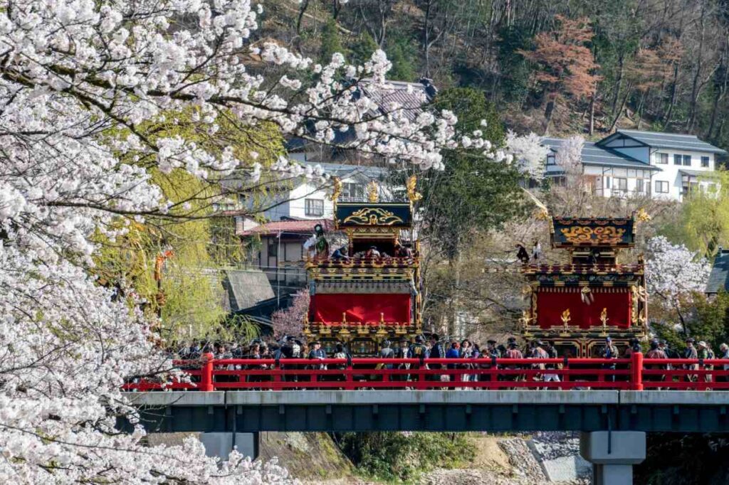 Städte in Japan, die Gruiten ähnlich sind